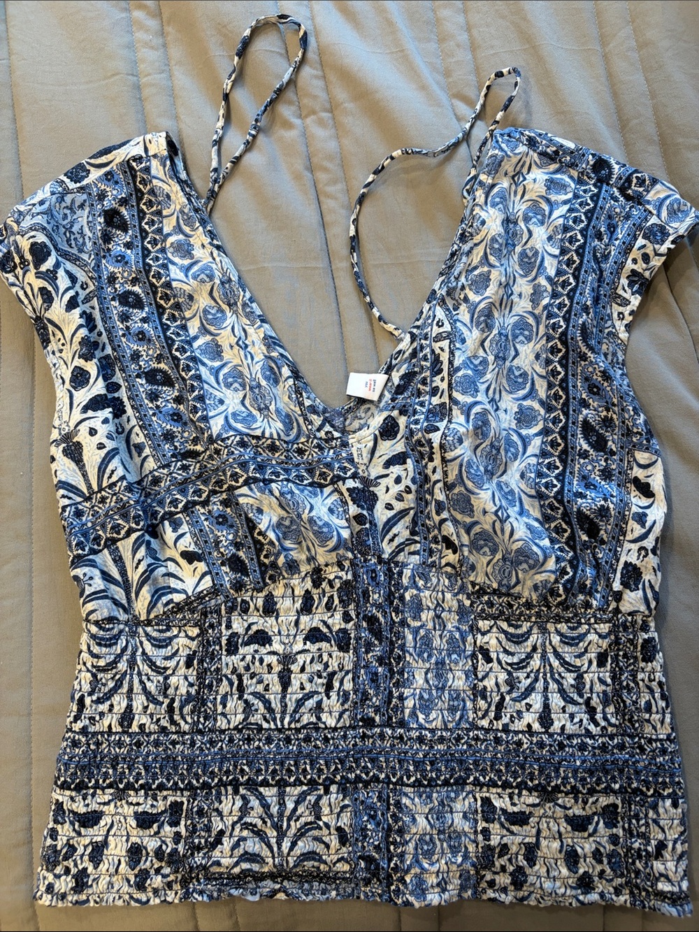 Old Navy Blue and White Patterned V-Neck Camisole